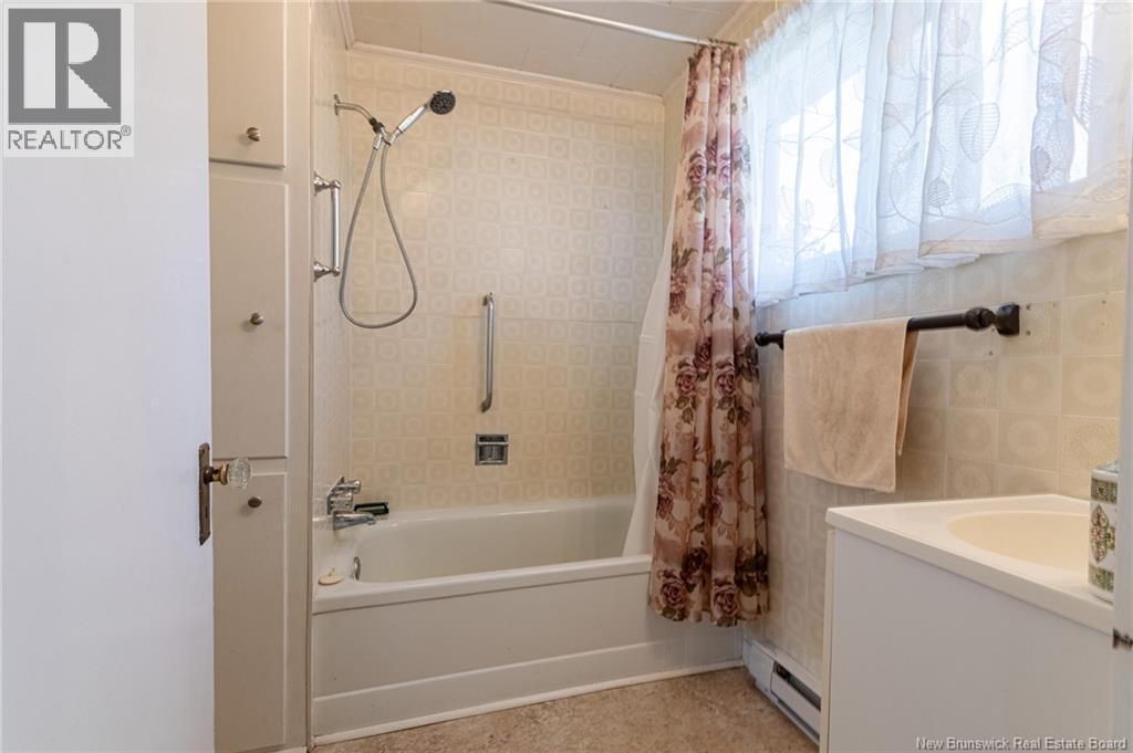 10 Hillcrest Avenue, Chipman, New Brunswick  E4A 1X9 - Photo 12 - NB129701