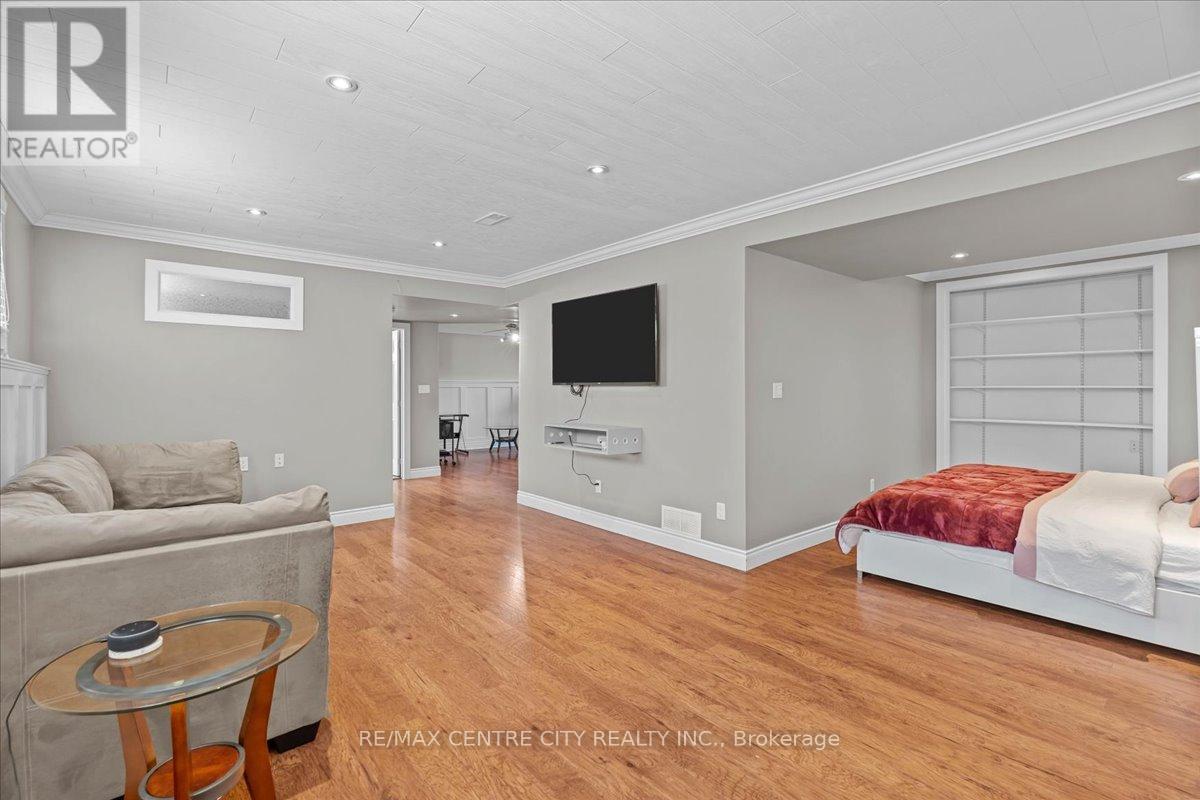 19 Dell Drive, Strathroy-Caradoc, Ontario  N7G 1C6 - Photo 24 - X12430787