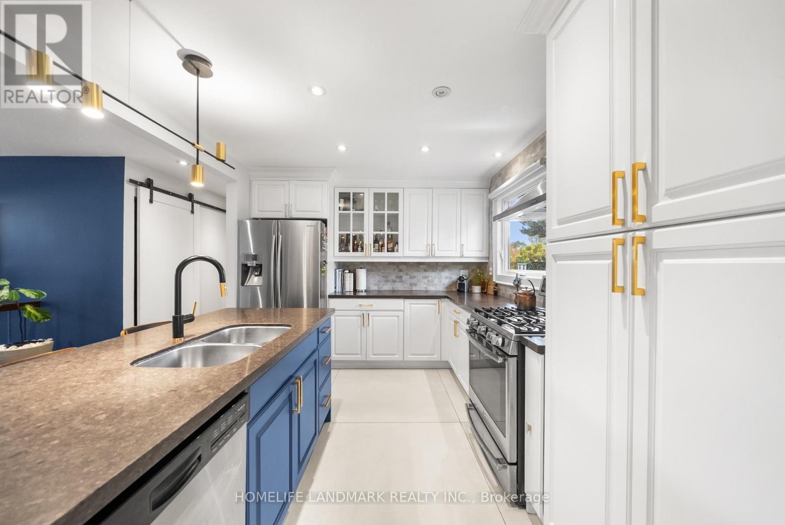 6 Drumern Crescent, Richmond Hill, Ontario  L4C 5H8 - Photo 13 - N12539826