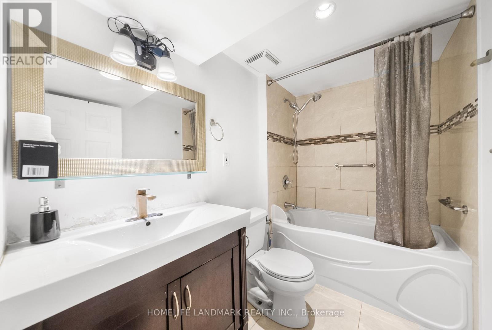 6 Drumern Crescent, Richmond Hill, Ontario  L4C 5H8 - Photo 44 - N12539826