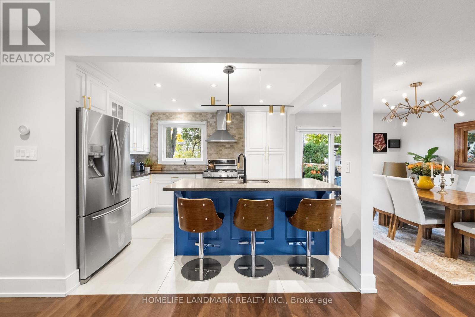 6 Drumern Crescent, Richmond Hill, Ontario  L4C 5H8 - Photo 7 - N12539826