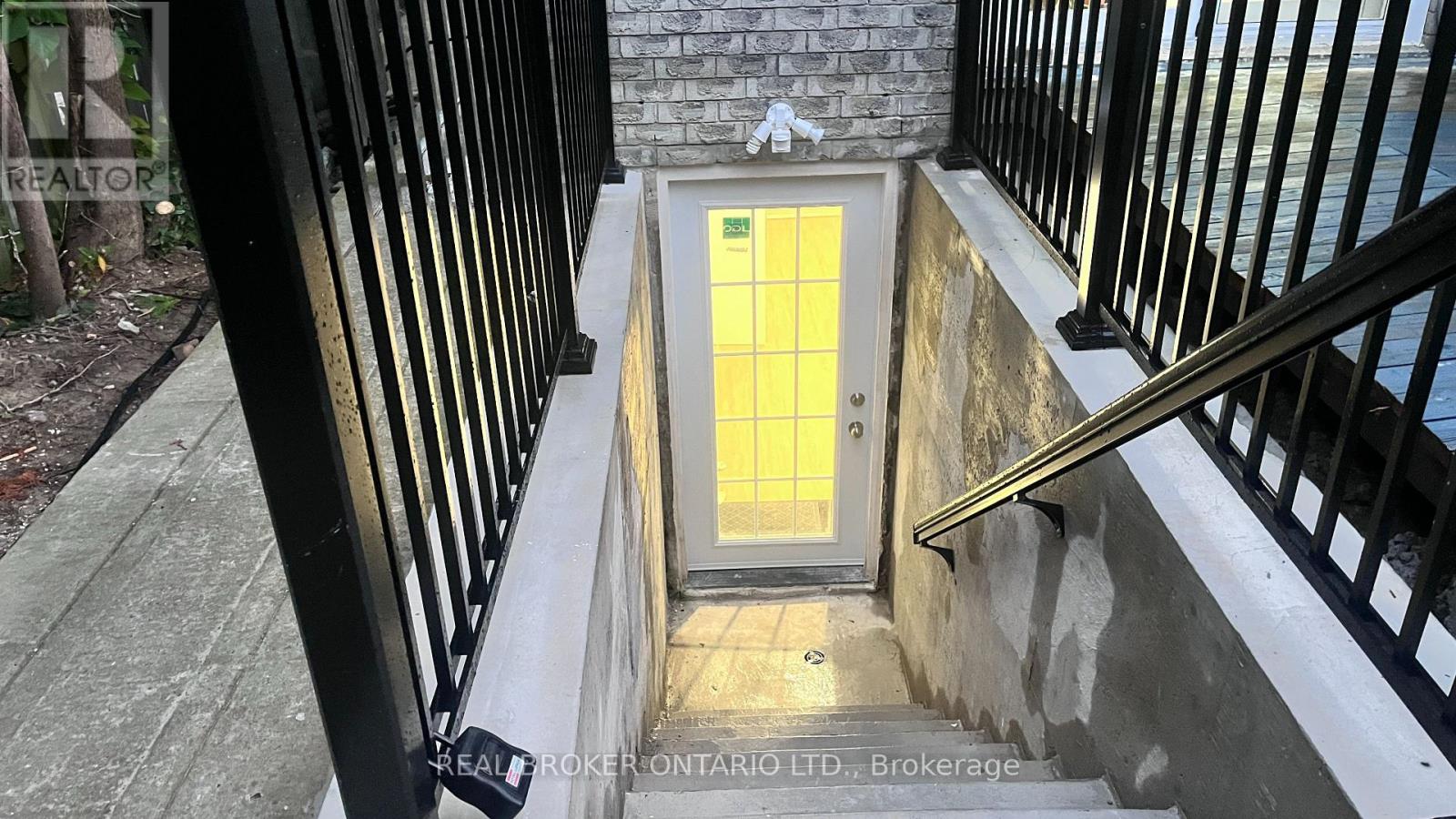 8 Rainsford Road, Markham, Ontario  L3P 6J5 - Photo 2 - N12539834