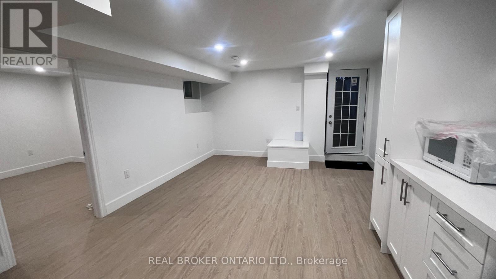 8 Rainsford Road, Markham, Ontario  L3P 6J5 - Photo 3 - N12539834