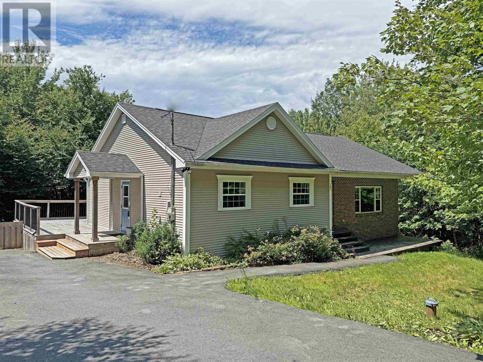 Property at 95 Birch Hill Run image 2