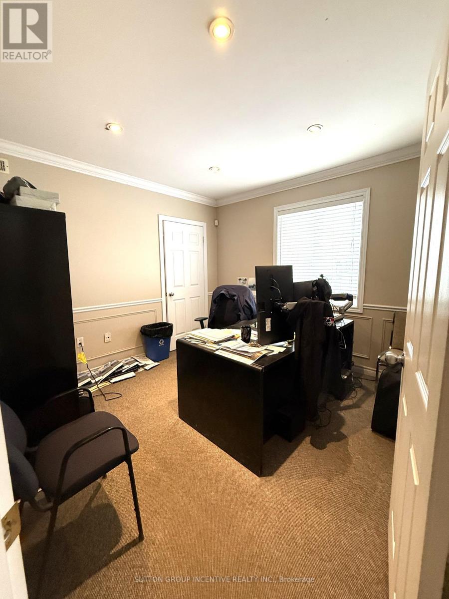 218 Lockhart Road, Barrie, Ontario  L4N 9G8 - Photo 12 - S12539860