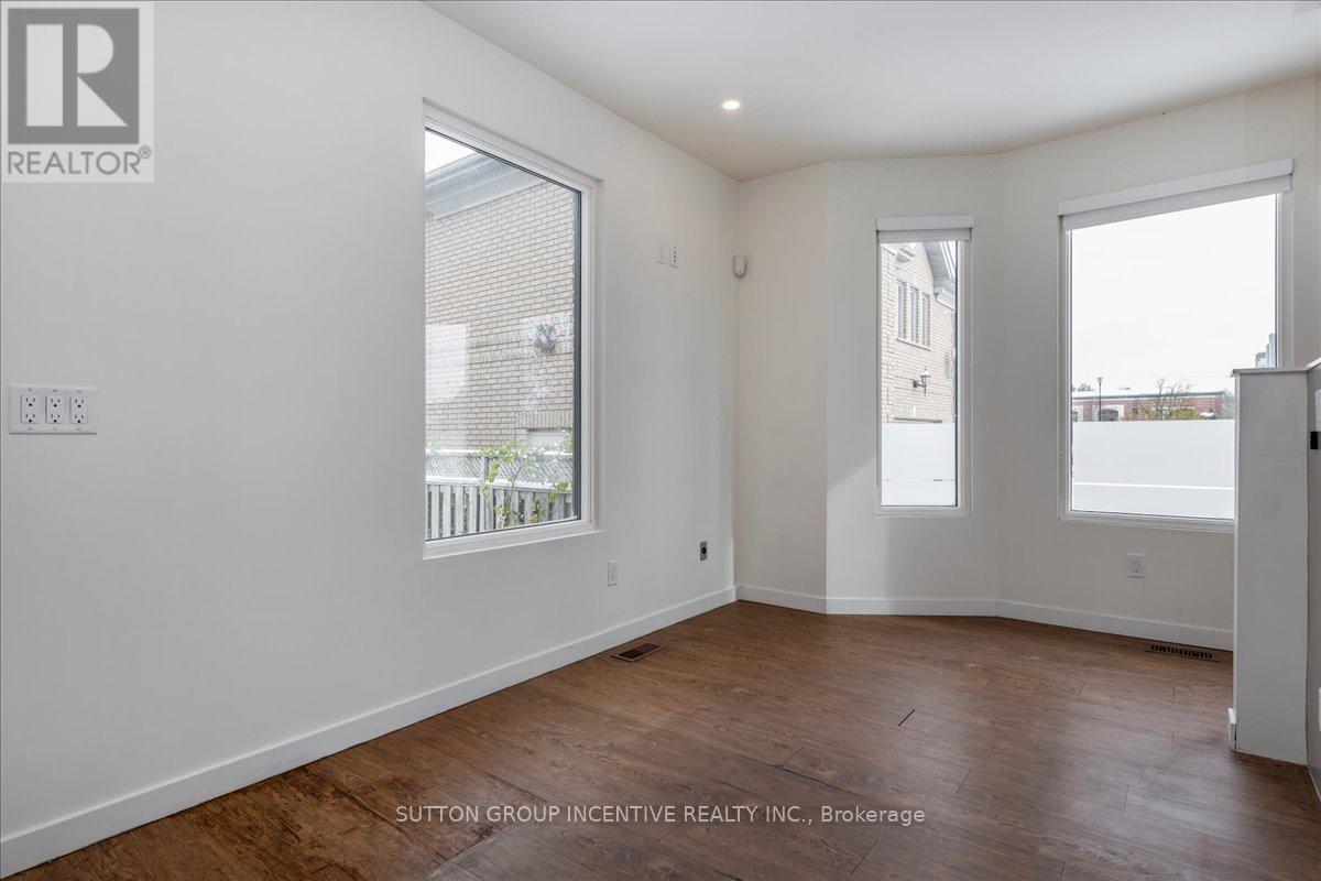 18 Worsley Street, Barrie, Ontario  L4M 1L4 - Photo 25 - S12539862