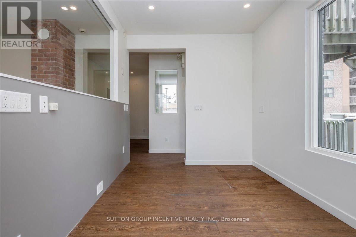 18 Worsley Street, Barrie, Ontario  L4M 1L4 - Photo 27 - S12539862