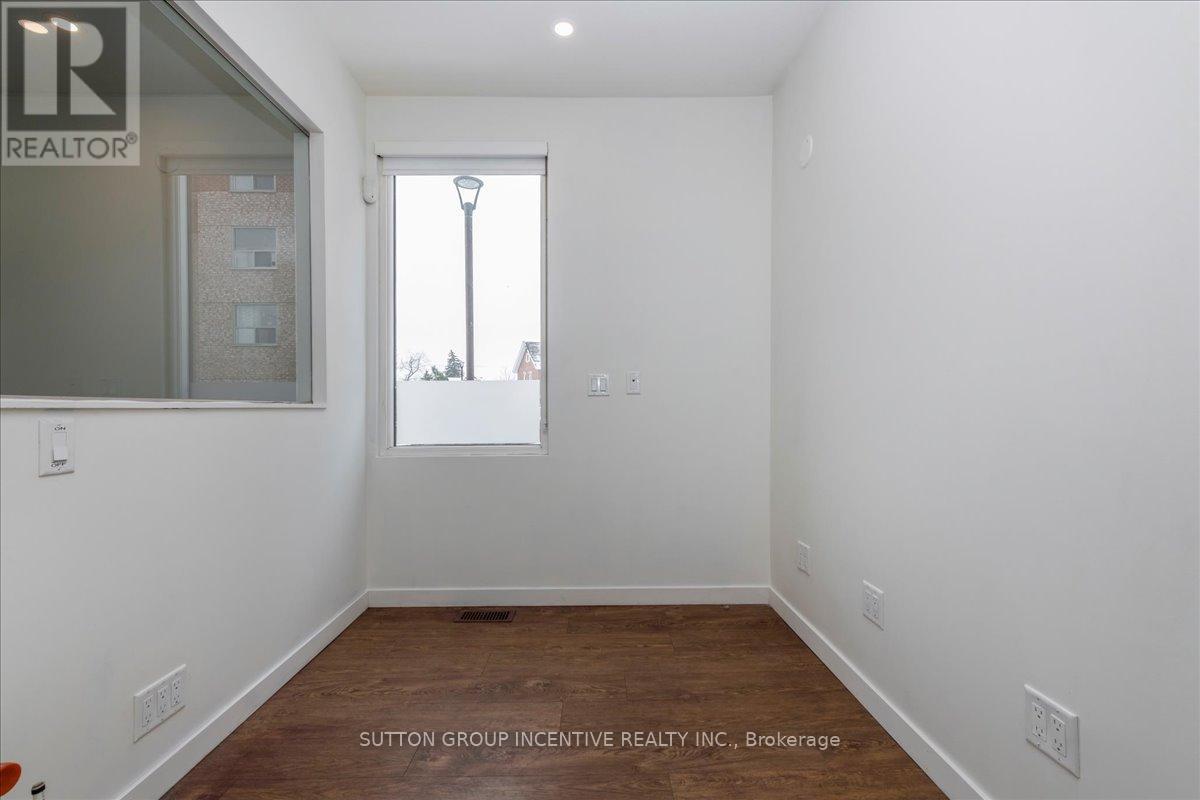 18 Worsley Street, Barrie, Ontario  L4M 1L4 - Photo 29 - S12539862