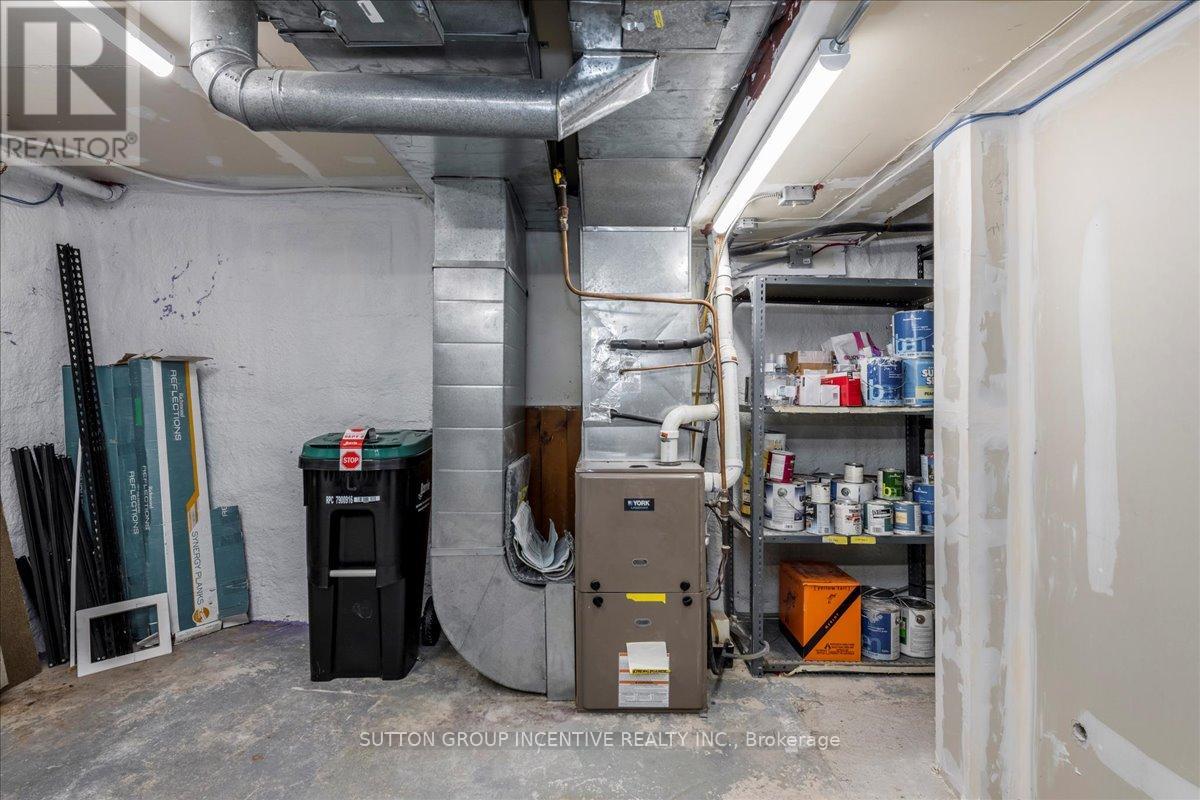 18 Worsley Street, Barrie, Ontario  L4M 1L4 - Photo 34 - S12539862