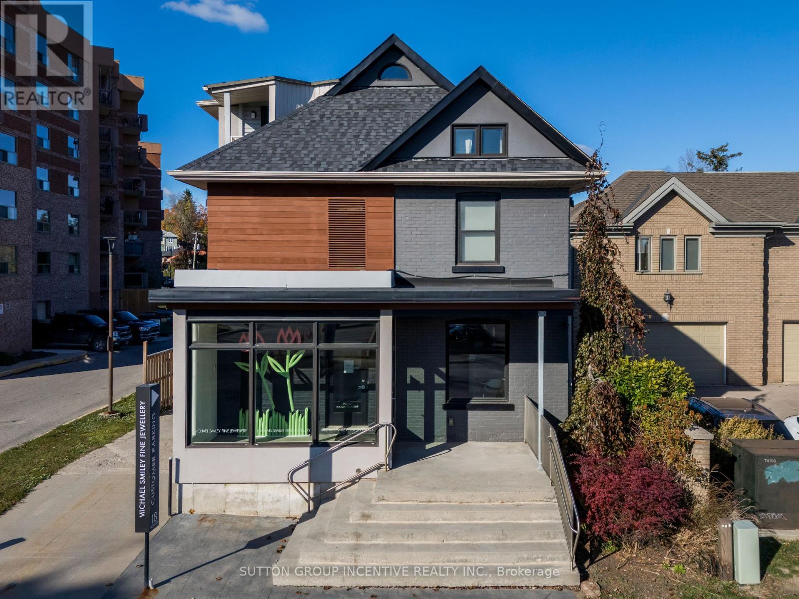 18 Worsley Street, Barrie, Ontario  L4M 1L4 - Photo 4 - S12539862