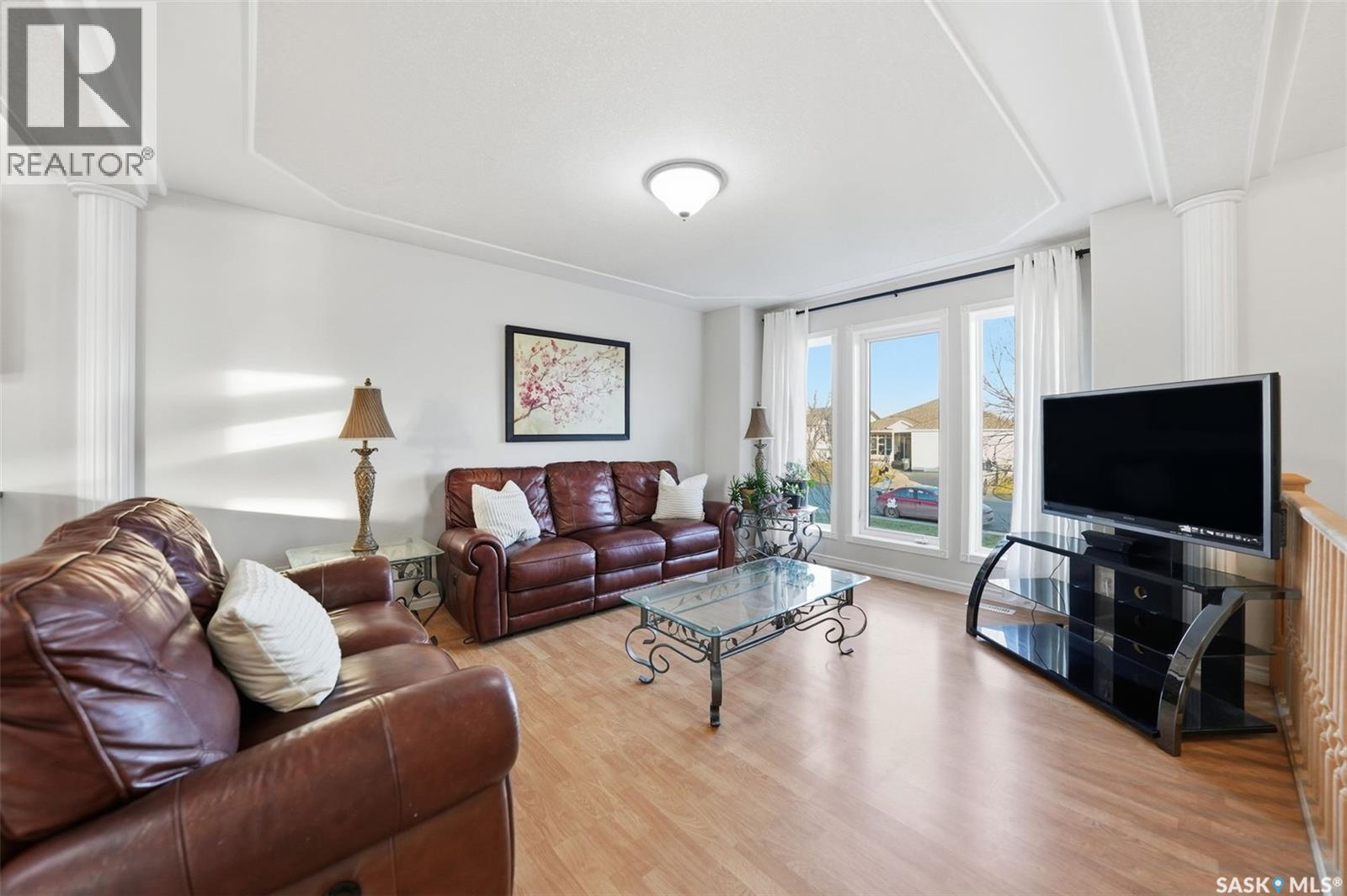 Property at 151 Kutz CRESCENT image 3