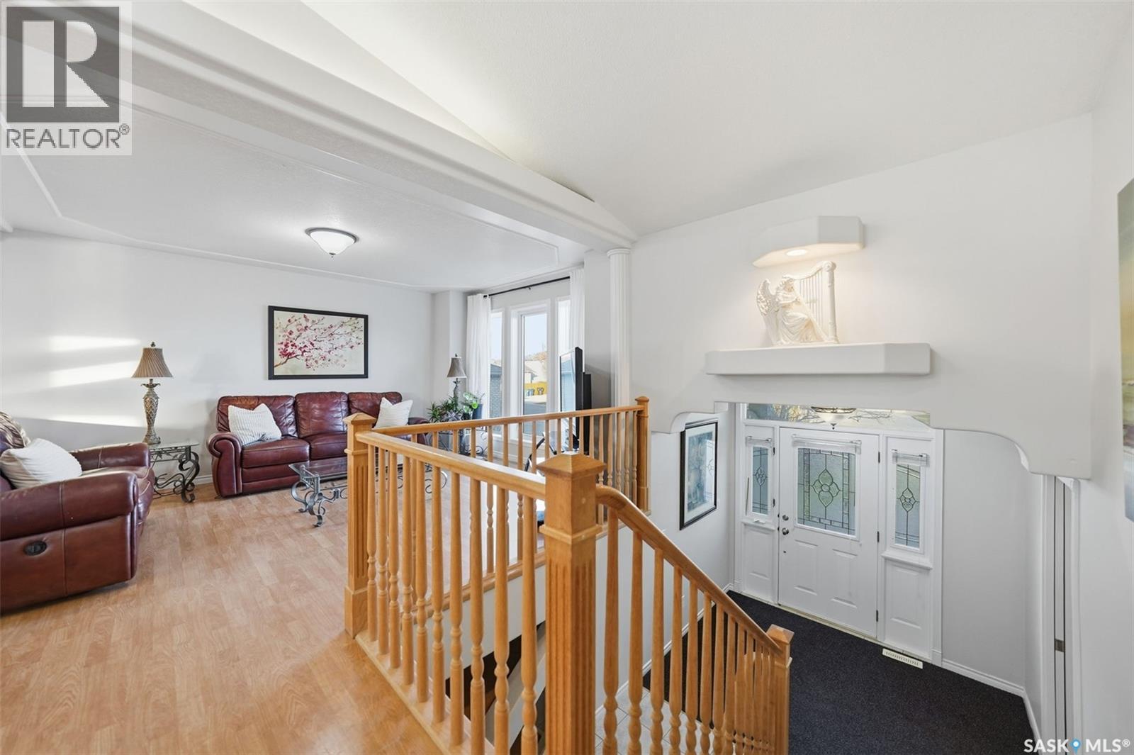 Property at 151 Kutz CRESCENT image 4