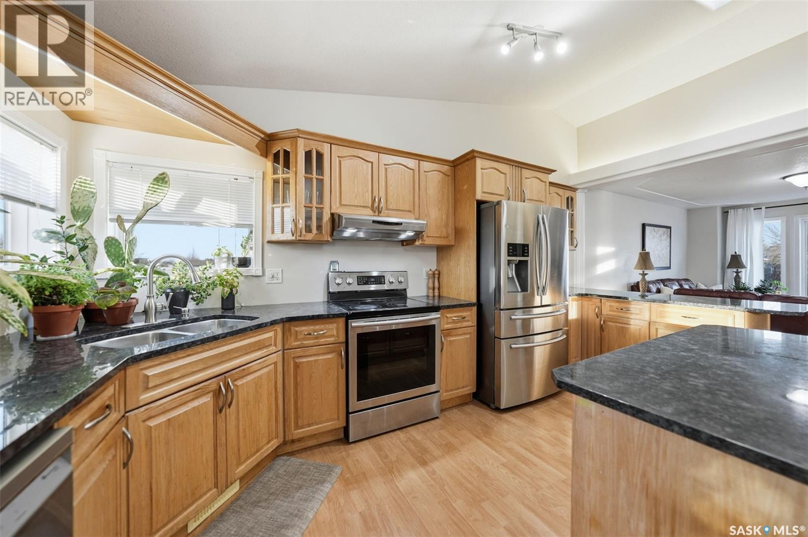 151 Kutz Crescent, Saskatoon, Saskatchewan  S7N 4S5 - Photo 7 - SK023960