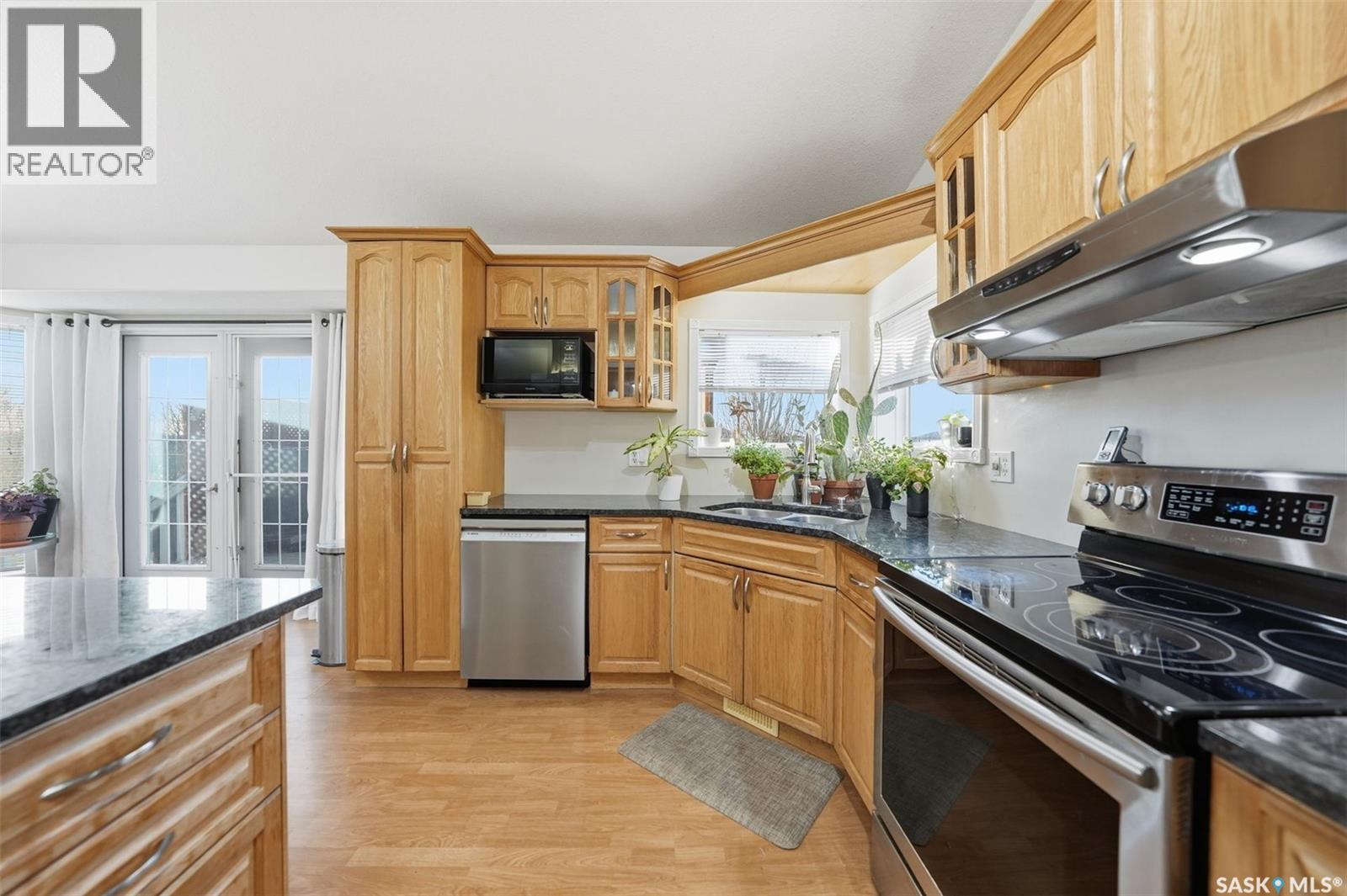 151 Kutz Crescent, Saskatoon, Saskatchewan  S7N 4S5 - Photo 8 - SK023960