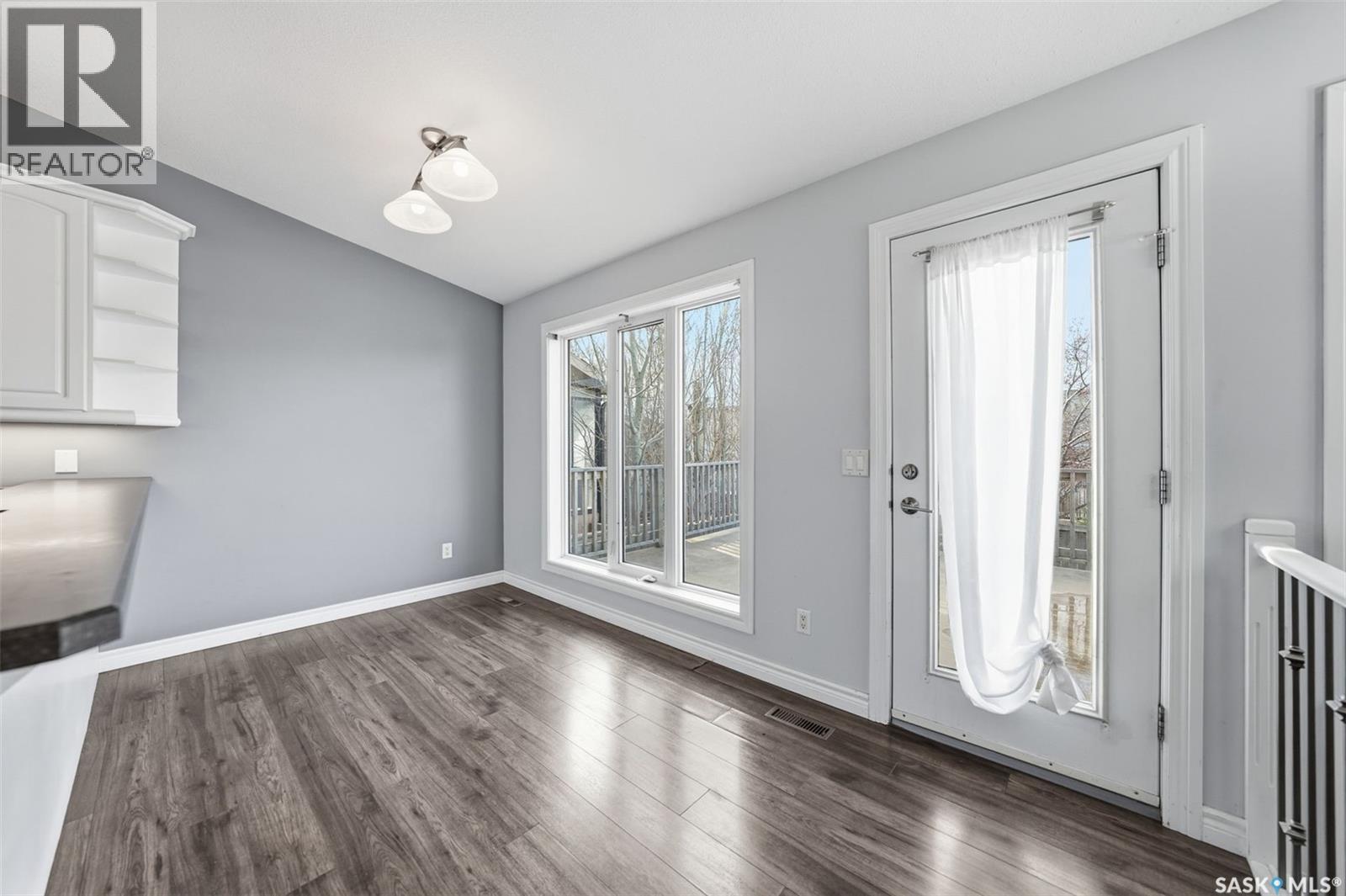 310 Carr Crescent, Saskatoon, Saskatchewan  S7S 1M3 - Photo 12 - SK023915