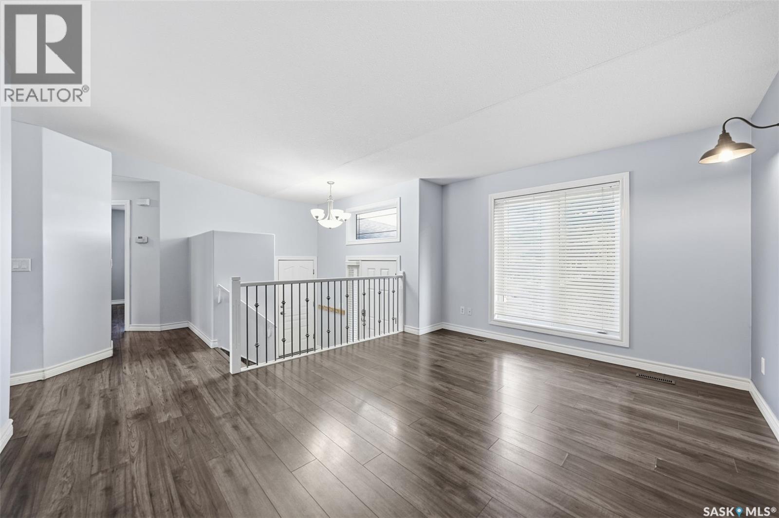 310 Carr Crescent, Saskatoon, Saskatchewan  S7S 1M3 - Photo 3 - SK023915