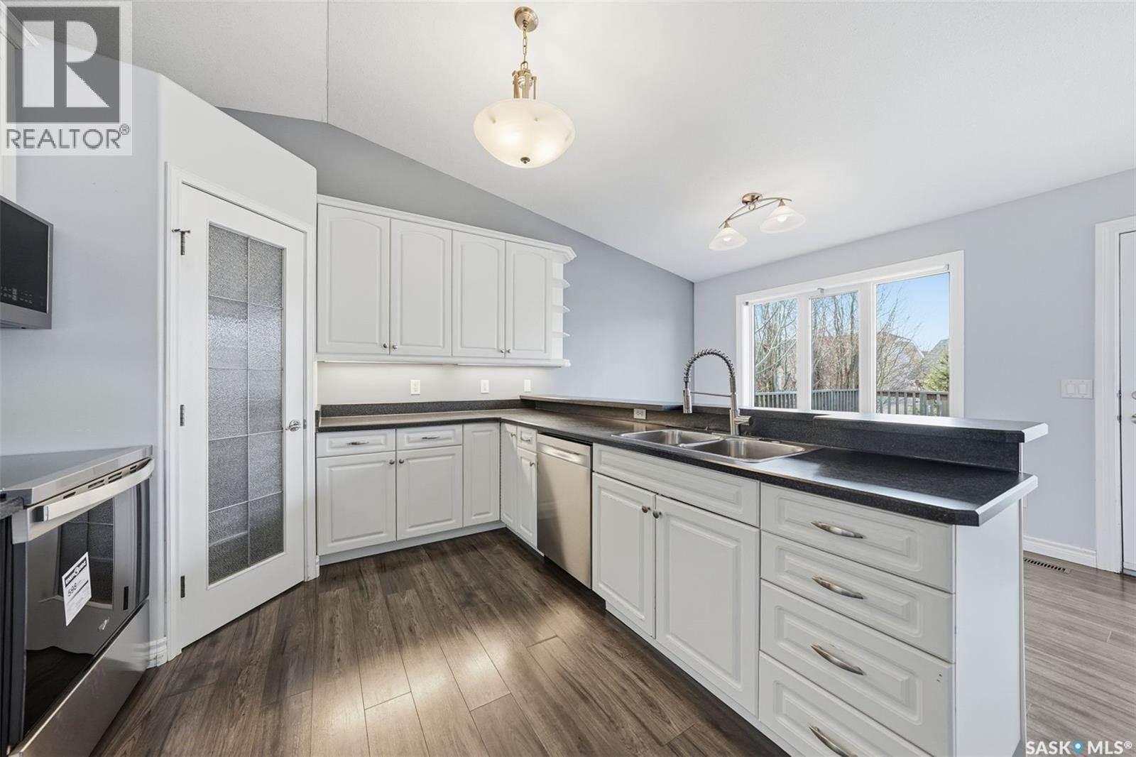 310 Carr Crescent, Saskatoon, Saskatchewan  S7S 1M3 - Photo 8 - SK023915