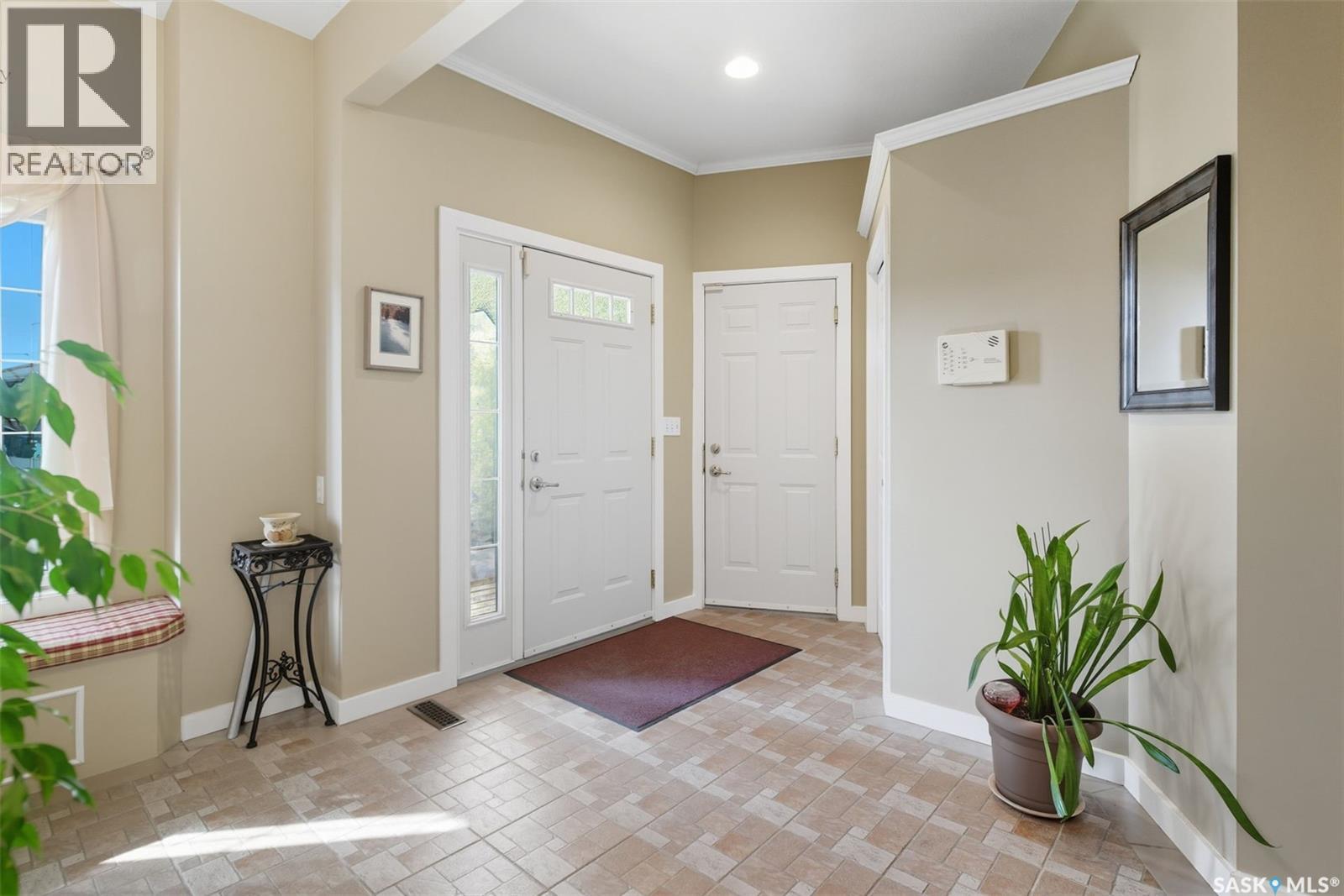 443 Blackburn Terrace, Saskatoon, Saskatchewan  S7V 1E8 - Photo 3 - SK023914