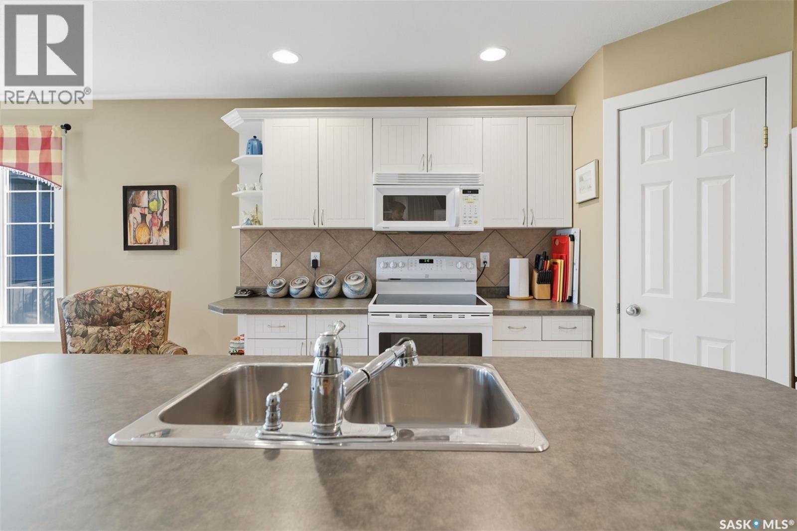 443 Blackburn Terrace, Saskatoon, Saskatchewan  S7V 1E8 - Photo 6 - SK023914