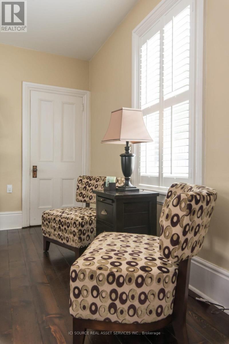 455 Nelson Avenue, Burlington, Ontario  L7S 1N3 - Photo 3 - W12539884