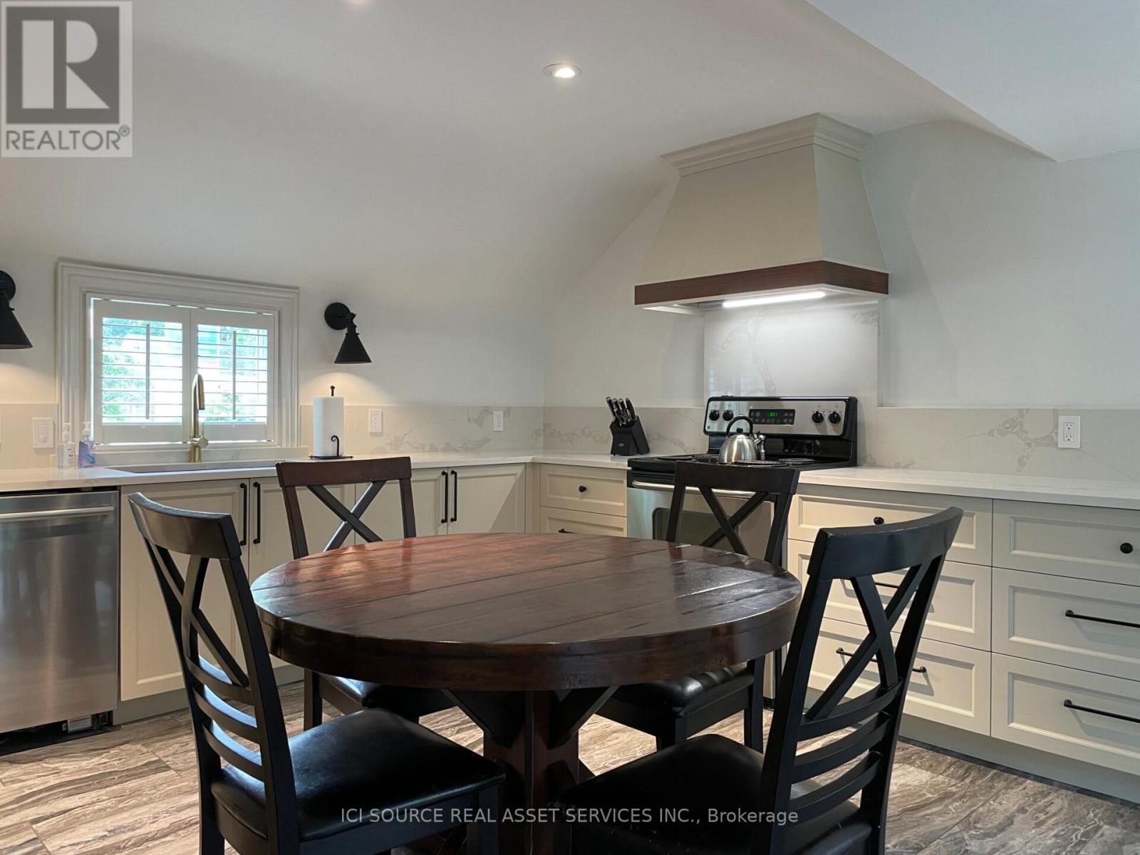 455 Nelson Avenue, Burlington, Ontario  L7S 1N3 - Photo 6 - W12539884