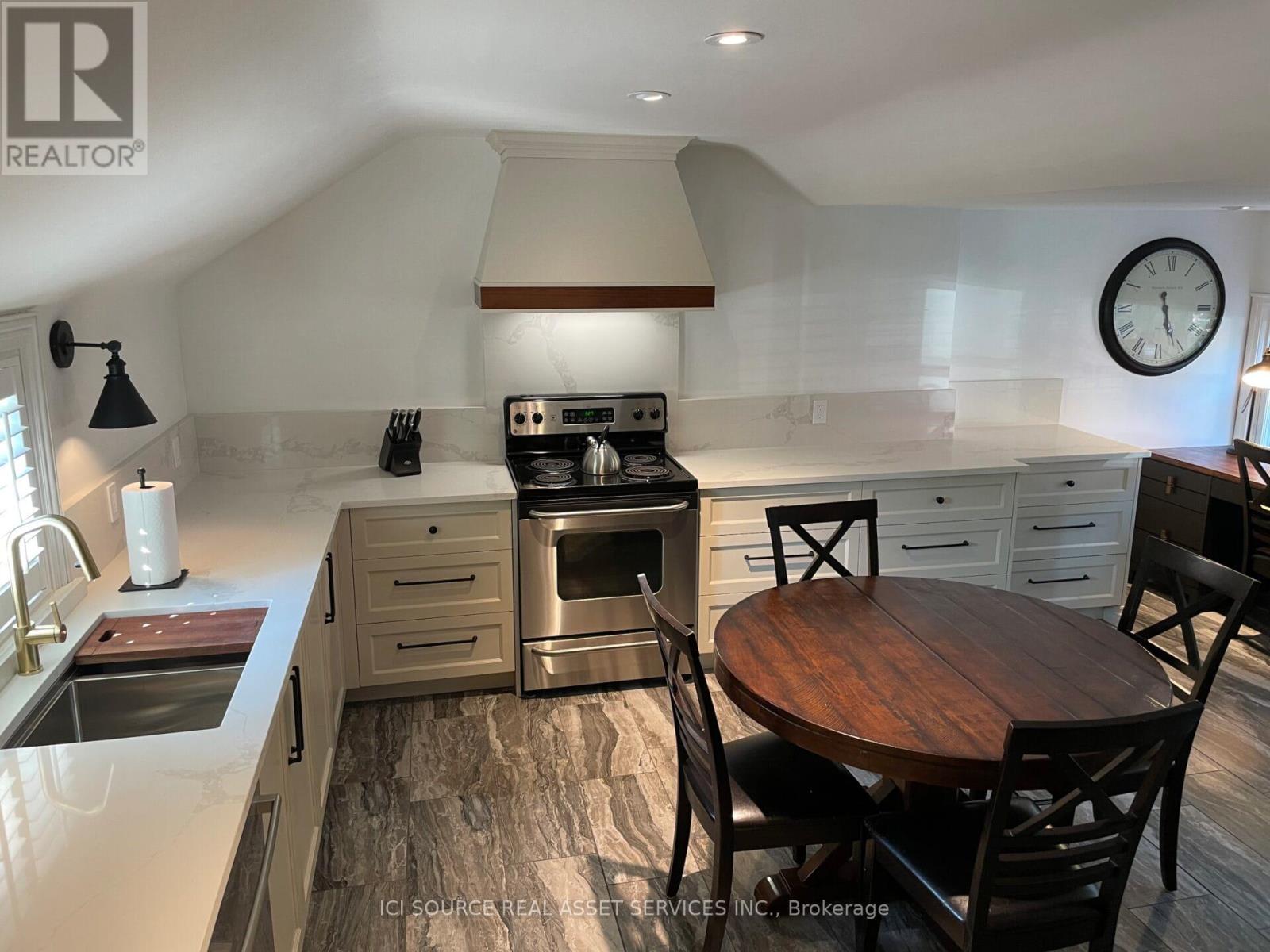 455 Nelson Avenue, Burlington, Ontario  L7S 1N3 - Photo 7 - W12539884