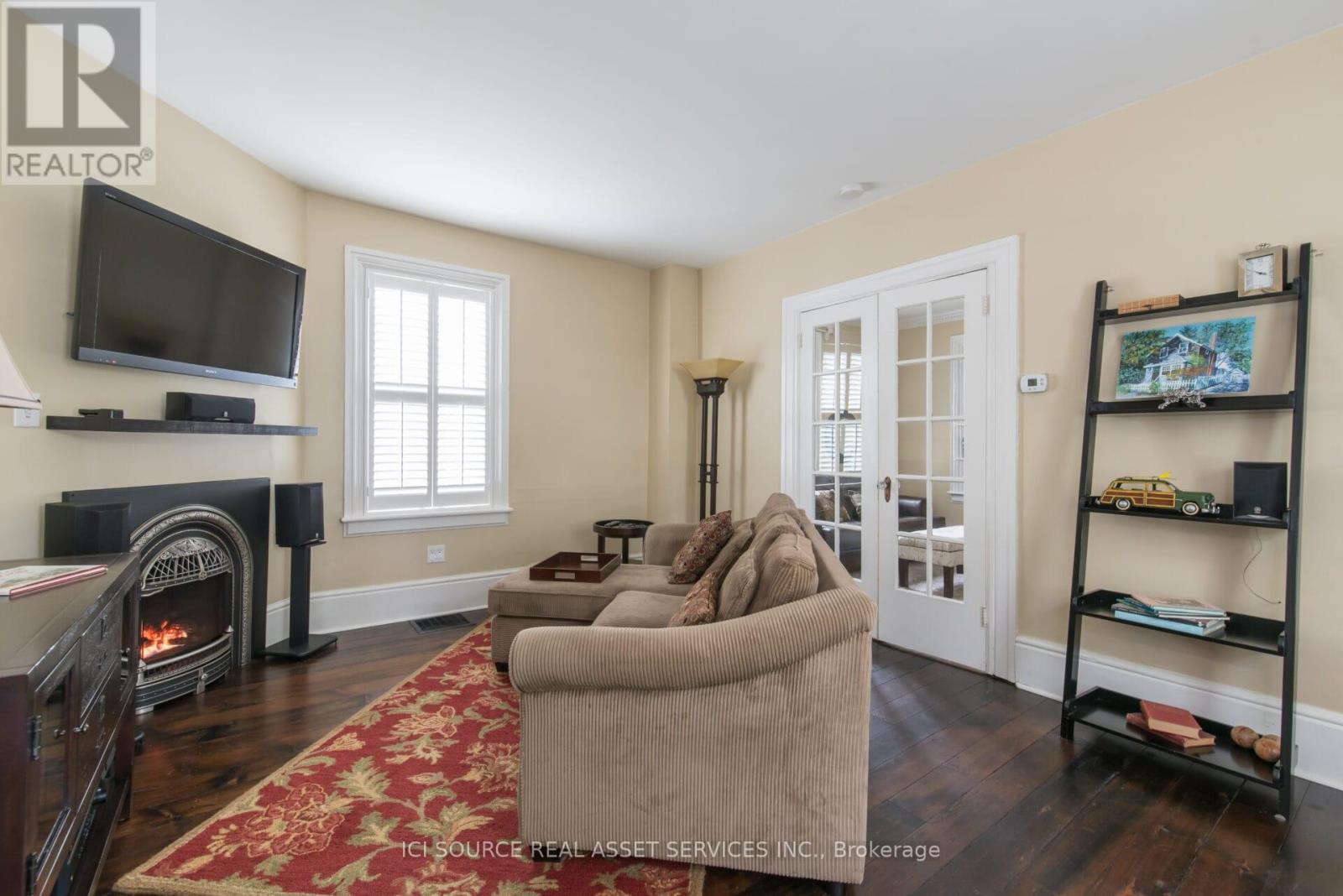 455 Nelson Avenue, Burlington, Ontario  L7S 1N3 - Photo 9 - W12539884