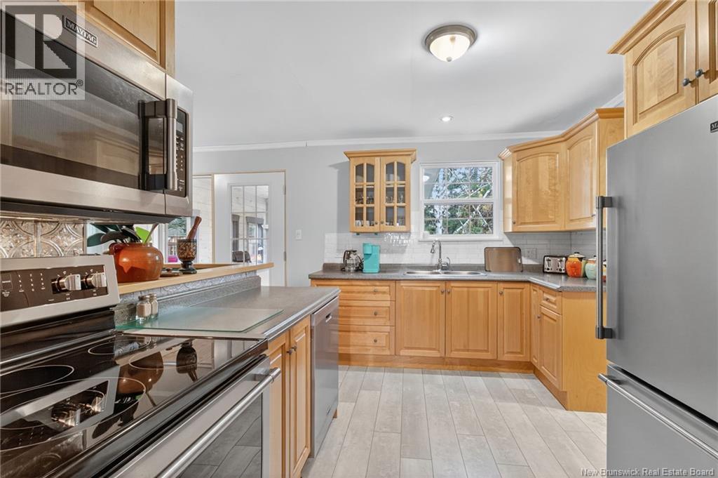 53 Vista, Moncton, New Brunswick  E1A 4L6 - Photo 3 - NB130041