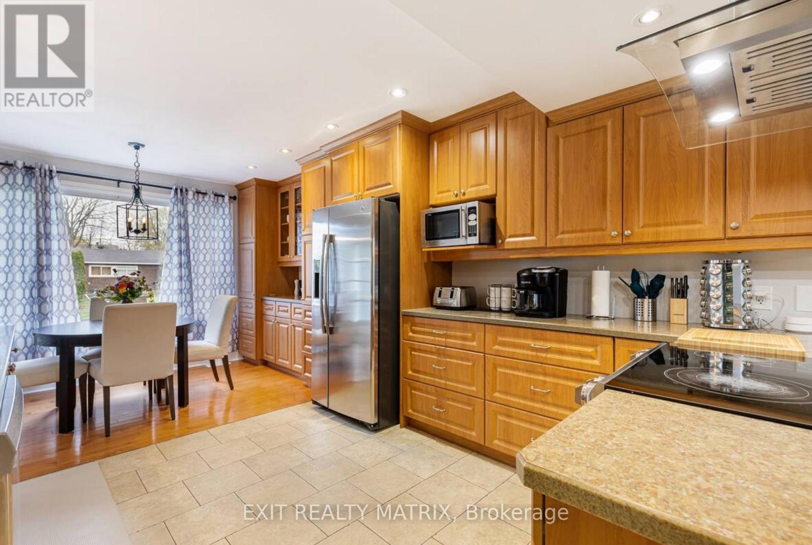 A - 848 Willow Avenue, Ottawa, Ontario K1E 1C5 - Photo 4 - X12539960