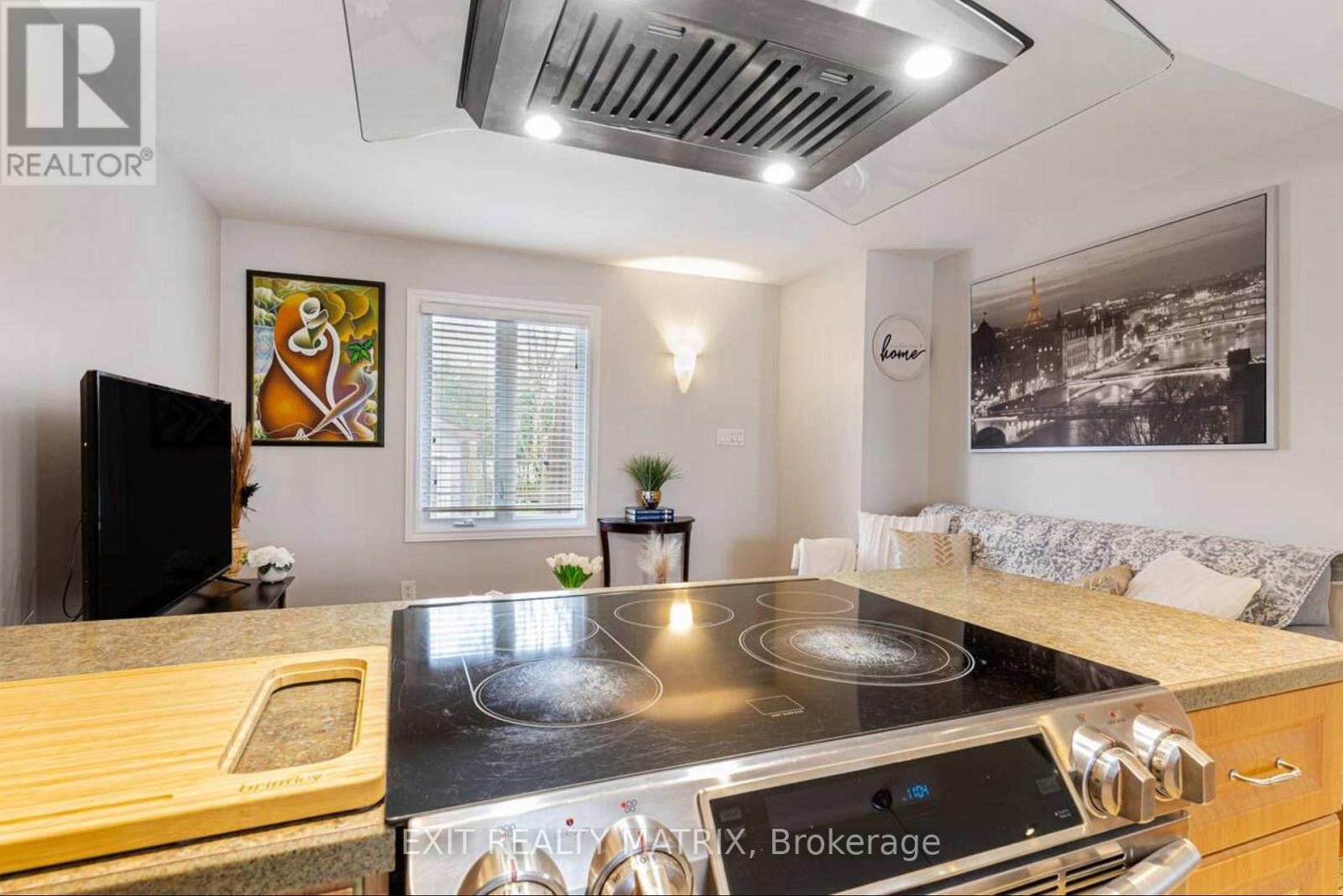 A - 848 Willow Avenue, Ottawa, Ontario K1E 1C5 - Photo 7 - X12539960