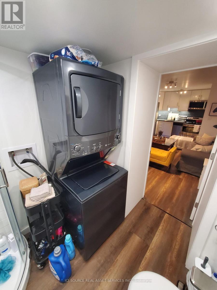 B1 - 15 Highview Crescent, Toronto, Ontario  M6H 2Y3 - Photo 9 - W12539906