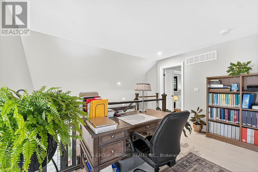 153 Blair Lane, Hamilton, Ontario  L9G 1B8 - Photo 15 - X12484208