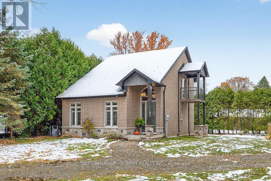 153 Blair Lane, Hamilton, Ontario  L9G 1B8 - Photo 2 - X12484208