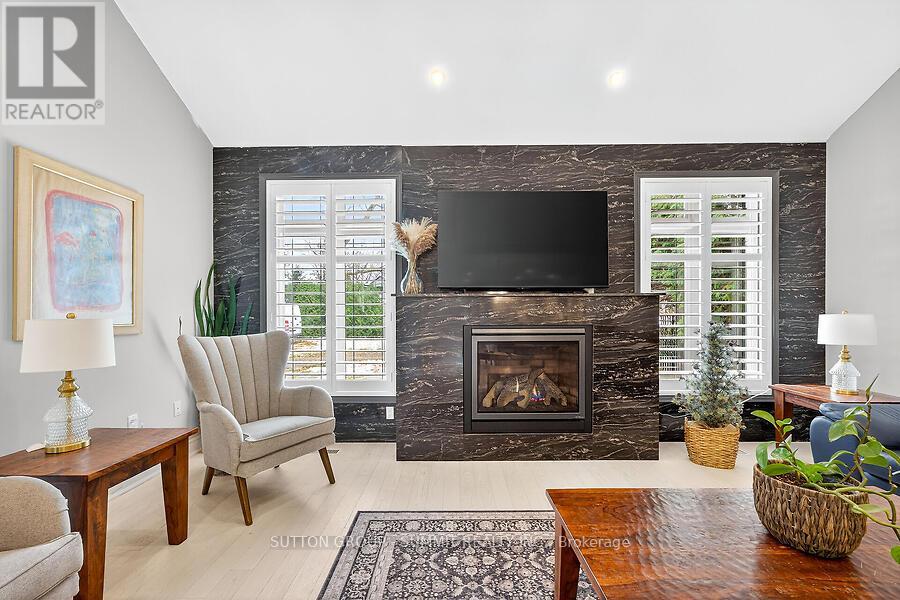 153 Blair Lane, Hamilton, Ontario  L9G 1B8 - Photo 7 - X12484208