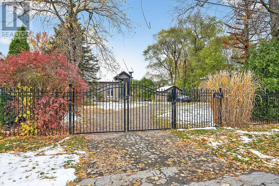 153 Blair Lane, Hamilton, Ontario  L9G 1B8 - Photo 22 - X12484208