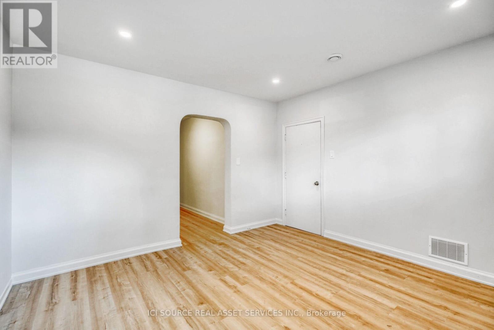 Basement - 295 Kirchoffer Avenue, Ottawa, Ontario  K2A 1Y1 - Photo 7 - X12539896