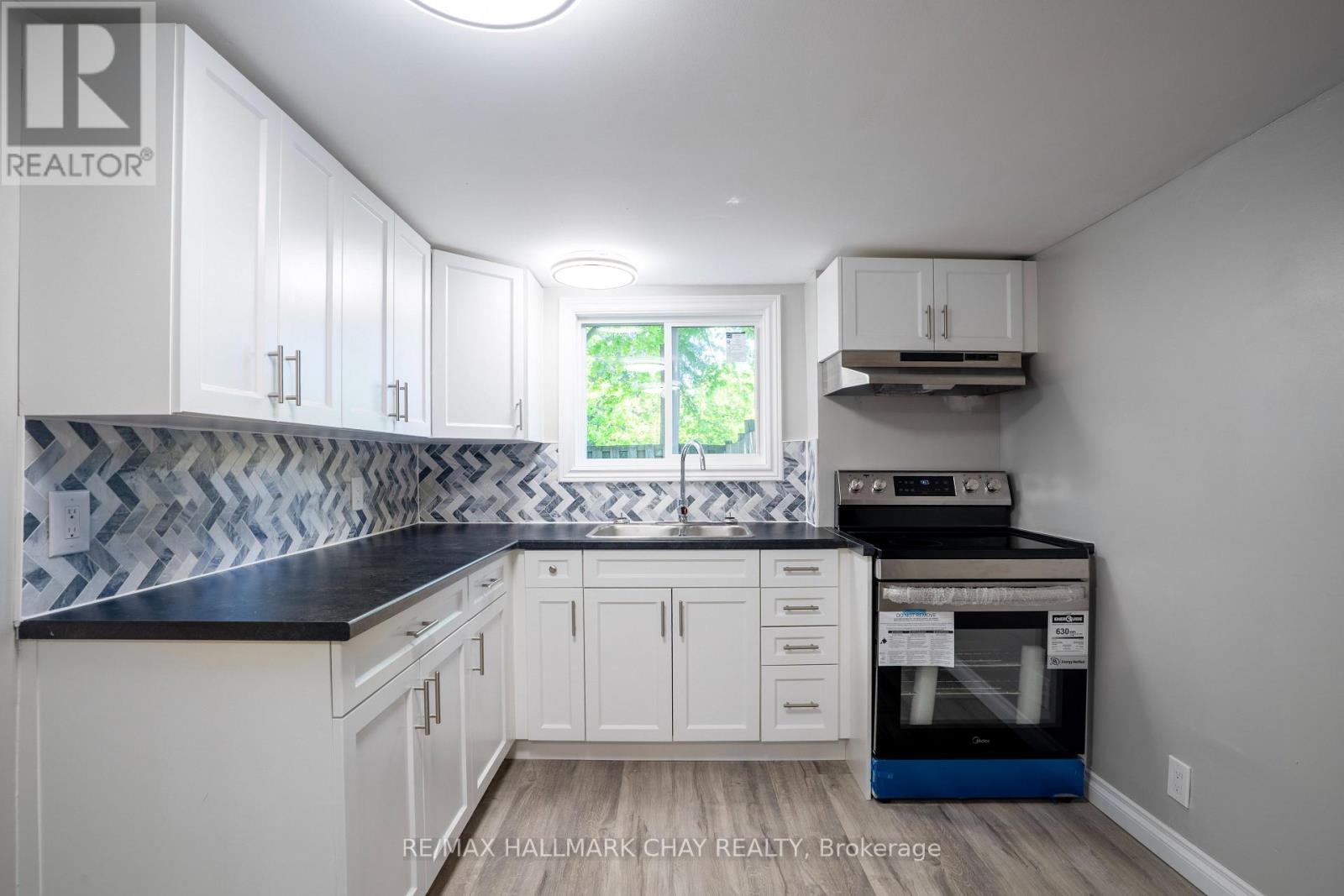 635 First Street S, Gravenhurst, Ontario  P1P 1K1 - Photo 7 - X12539916