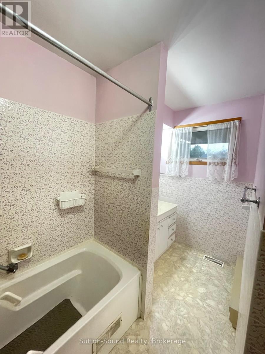 101836 Grey 5 Road S, Georgian Bluffs, Ontario  N4K 5N5 - Photo 24 - X12539932