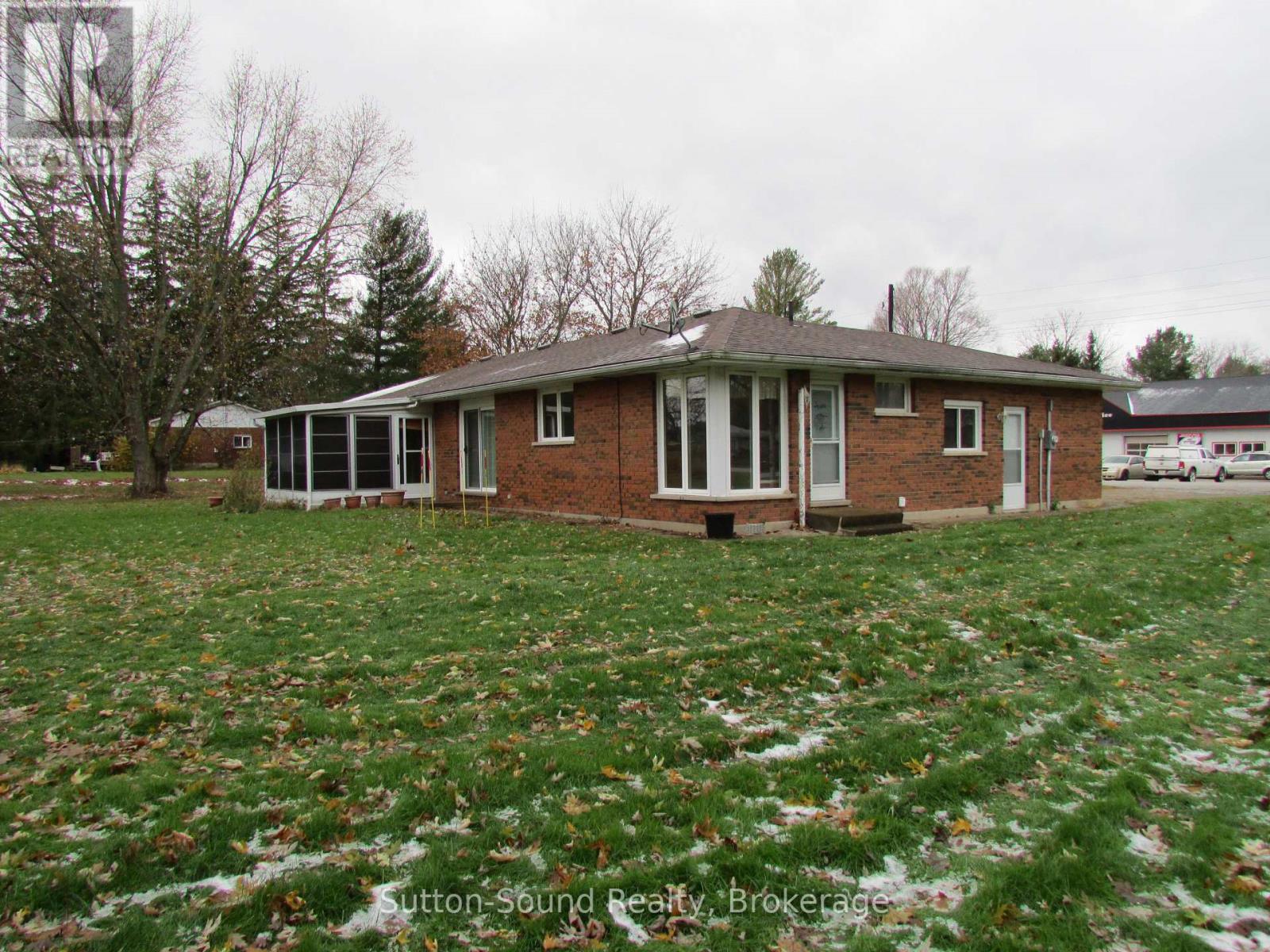 101836 Grey 5 Road S, Georgian Bluffs, Ontario  N4K 5N5 - Photo 6 - X12539932