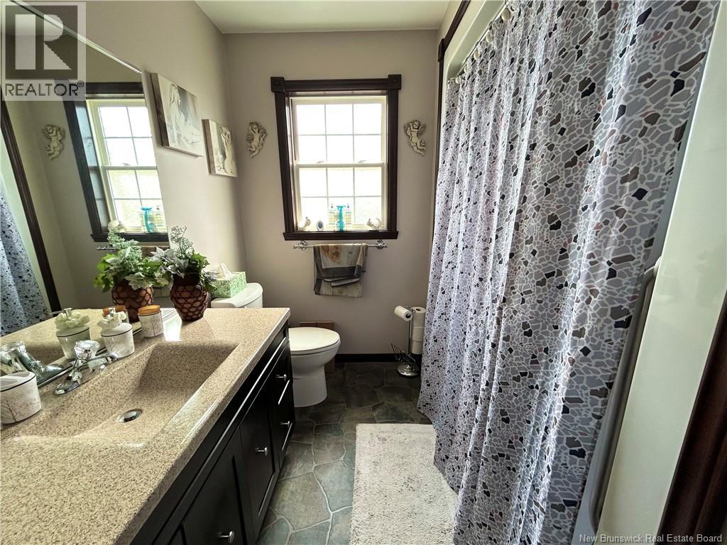 7662 Du Havre, Bas-Caraquet, New Brunswick  E1W 5X2 - Photo 25 - NB130078