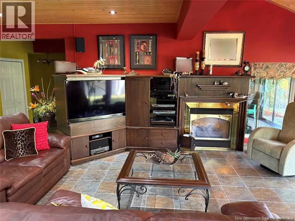 75 Leblond Street, Edmundston, New Brunswick  E3V 4K9 - Photo 5 - NB130030