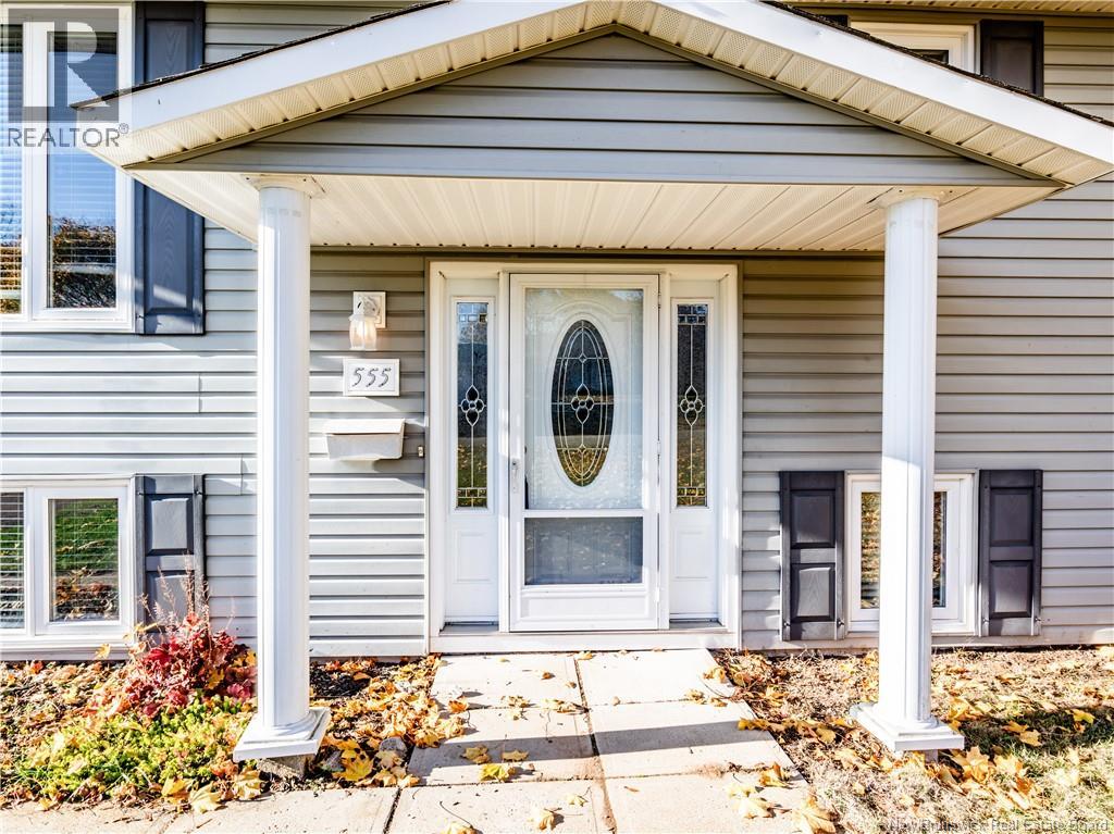 555 Breau, Dieppe, New Brunswick  E1A 5N1 - Photo 2 - NB129727