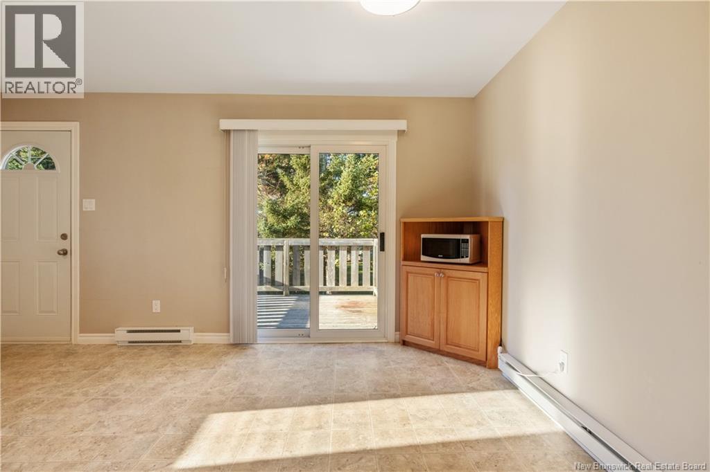 555 Breau, Dieppe, New Brunswick  E1A 5N1 - Photo 7 - NB129727