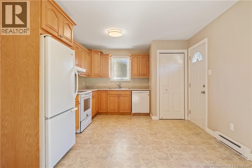 555 Breau, Dieppe, New Brunswick  E1A 5N1 - Photo 8 - NB129727