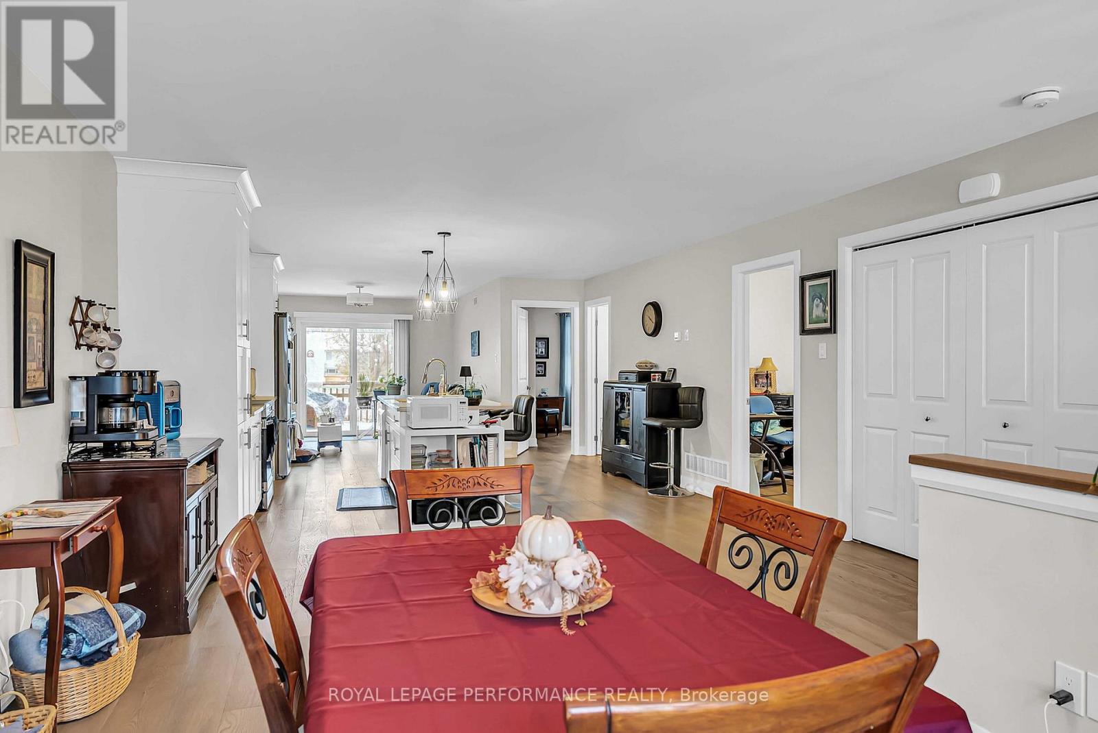 2307 Watson Crescent, Cornwall, Ontario K6H 0H5 - Photo 5 - X12539926