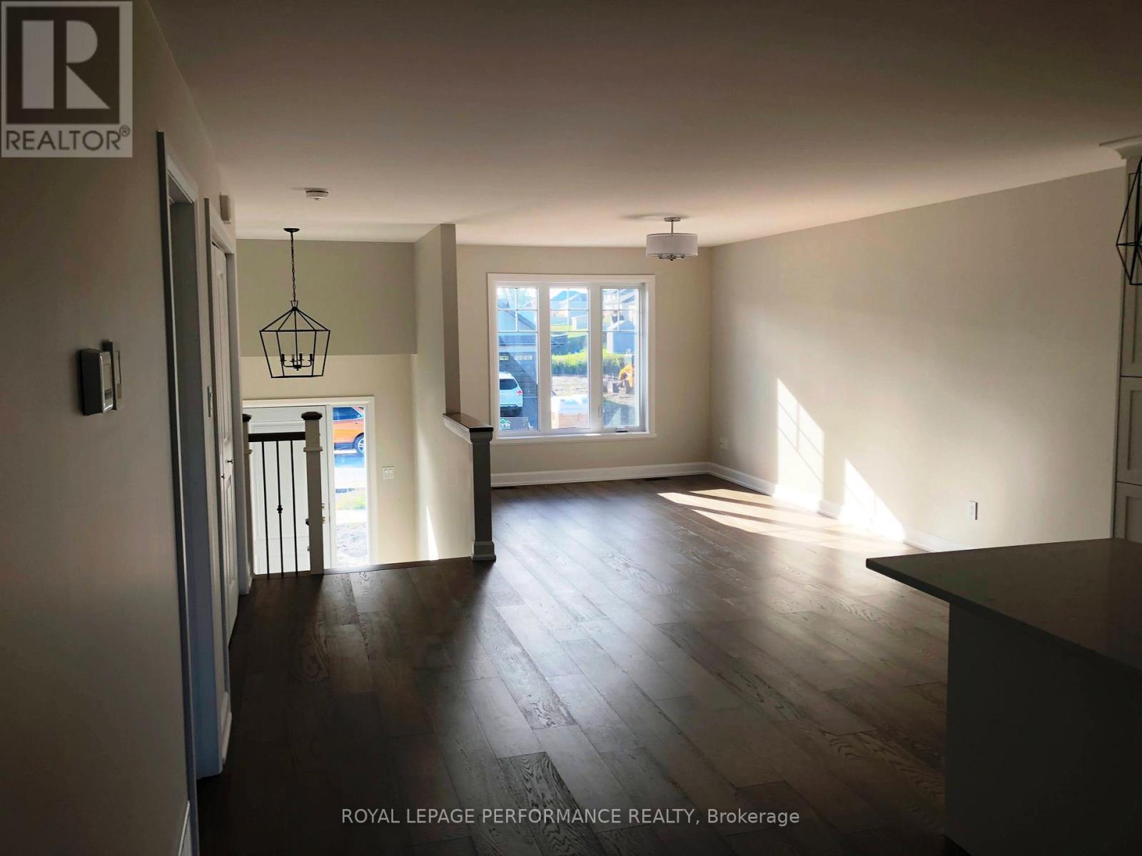 2305 Watson Crescent, Cornwall, Ontario K6H 0H5 - Photo 4 - X12539936