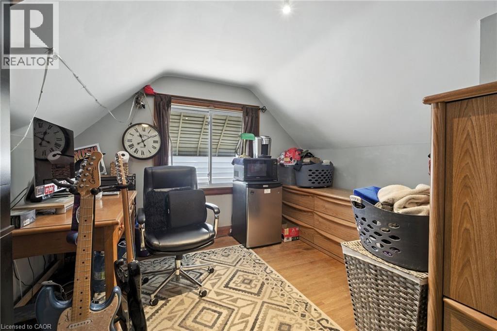 4 Lincoln Avenue, St. Catharines, Ontario  L2P 2H9 - Photo 13 - 40766338