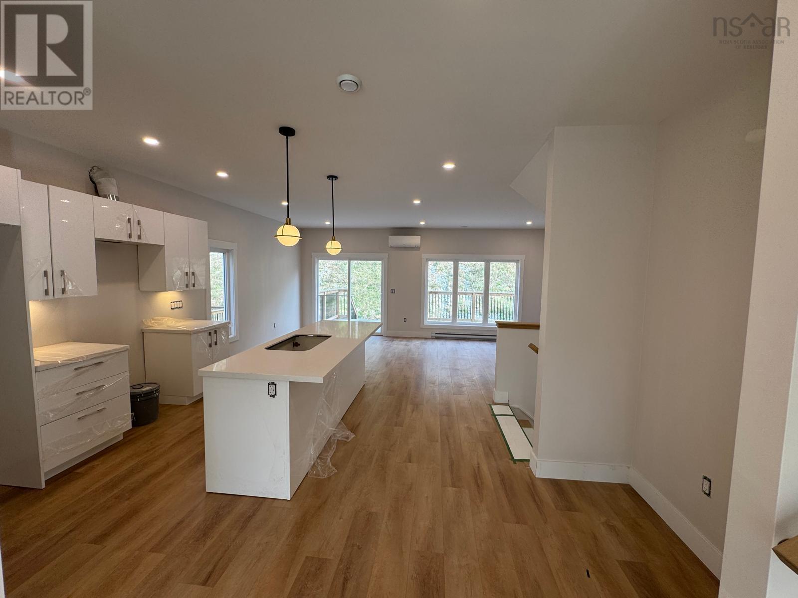 Property at 18 70 Pearlgarden Close image 5