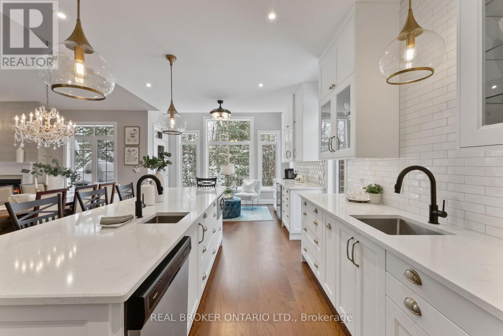 24 HOWARD WILLIAMS COURT, Uxbridge, Ontario