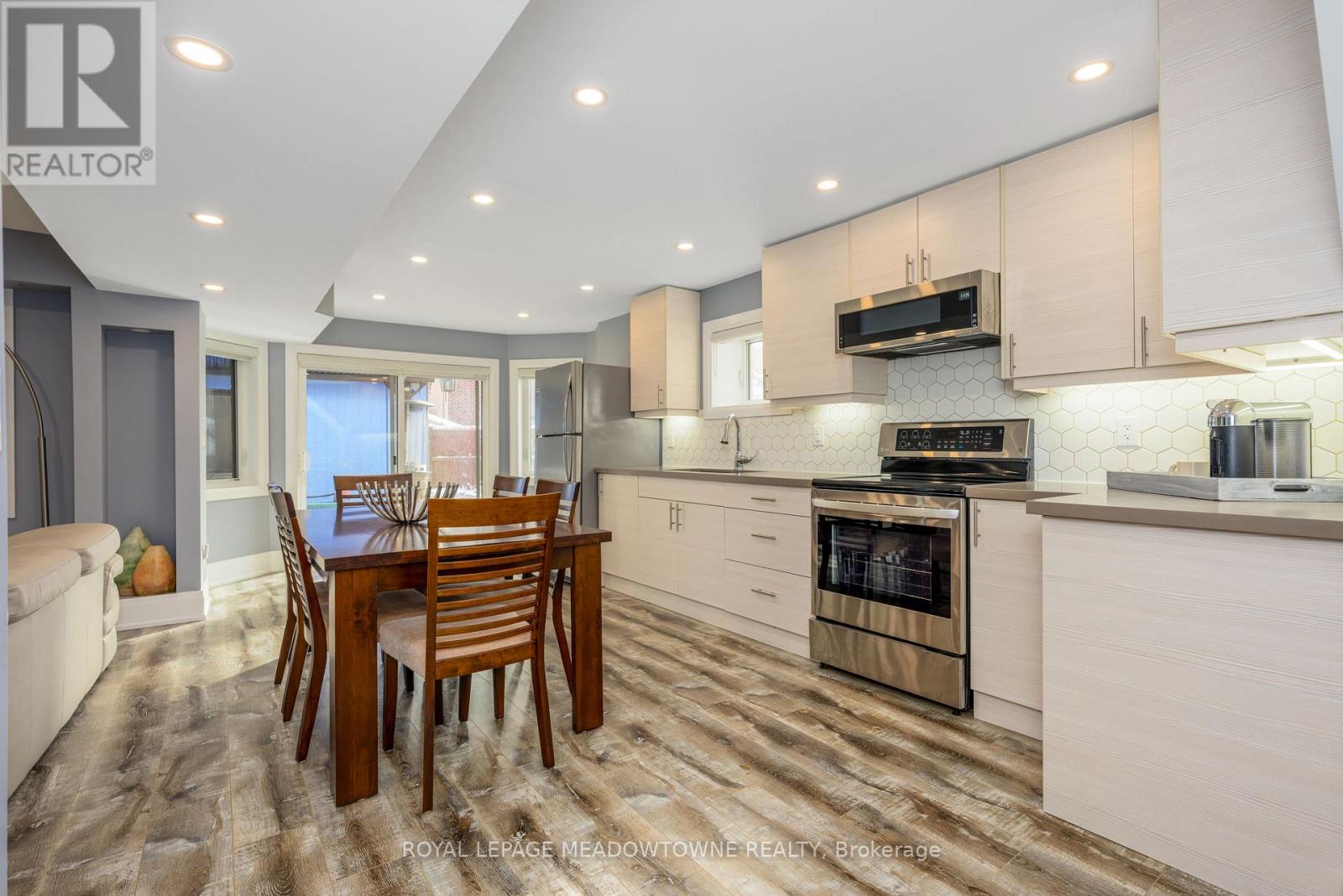 71 Northwest Court, Halton Hills, Ontario  L7G 0K7 - Photo 37 - W12539958